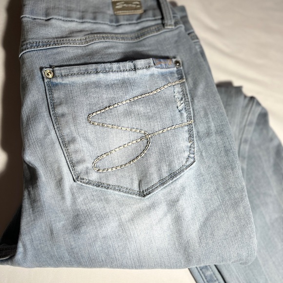 Distressed Seven7 Light Blue Women's Jeans - Picture 6 of 7